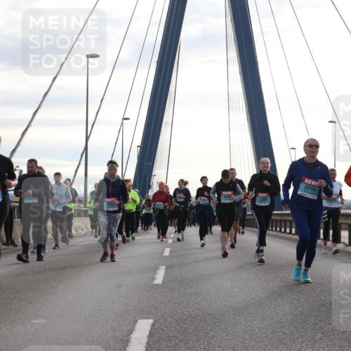 03.10.2024 - Köhlbrandbrückenlauf Jannik Wohlers http://msf.ph/oto/7274336 03.10.2024 09:31:41 Position 1 2459, 3256, 2269, 2593 meine-sportfotos.de