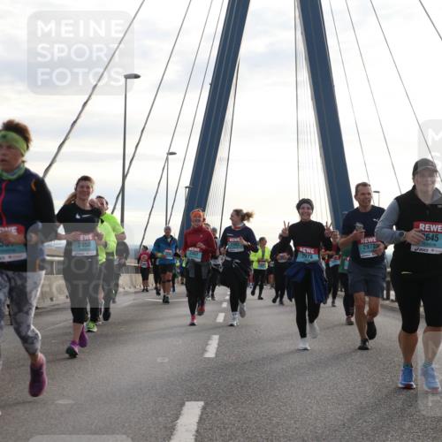 03.10.2024 - Köhlbrandbrückenlauf Jannik Wohlers http://msf.ph/oto/7274377 03.10.2024 09:31:45 Position 1 848, 250, 2972, 645, 2593, 2465, 2850, 2463, 2973 meine-sportfotos.de