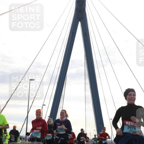 03.10.2024 - Köhlbrandbrückenlauf Jannik Wohlers http://msf.ph/oto/7274573 03.10.2024 09:31:47 Position 1 2739, 2465, 2463, 2464, 2973, 2972 meine-sportfotos.de