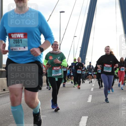 03.10.2024 - Köhlbrandbrückenlauf Jannik Wohlers http://msf.ph/oto/7274829 03.10.2024 09:31:58 Position 1 2726, 2081, 2668, 1979, 3132 meine-sportfotos.de