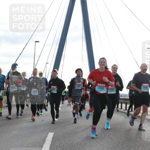 03.10.2024 - Köhlbrandbrückenlauf Jannik Wohlers http://msf.ph/oto/7274996 03.10.2024 09:32:01 Position 1 2780, 3331, 2065, 2563, 2305, 3333, 2990, 3332, 1979 meine-sportfotos.de