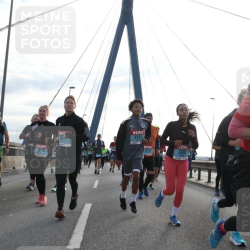 03.10.2024 - Köhlbrandbrückenlauf Jannik Wohlers http://msf.ph/oto/7275035 03.10.2024 09:32:03 Position 1 2065, 1979, 3332, 3330, 2563, 3331, 3219 meine-sportfotos.de