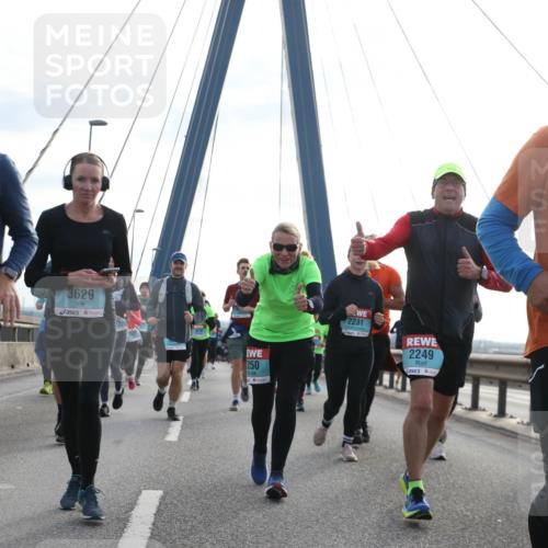 03.10.2024 - Köhlbrandbrückenlauf Jannik Wohlers http://msf.ph/oto/7275080 03.10.2024 09:32:04 Position 1 1884, 3629, 250, 2231, 2249, 3219 meine-sportfotos.de