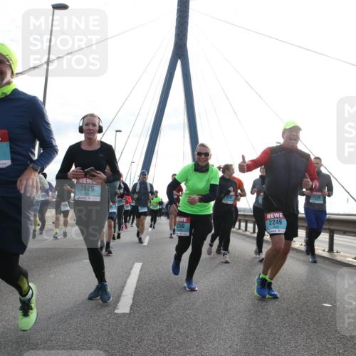 03.10.2024 - Köhlbrandbrückenlauf Jannik Wohlers http://msf.ph/oto/7275374 03.10.2024 09:32:05 Position 1 1884, 2787, 3629, 250, 2231, 2249, 2200 meine-sportfotos.de