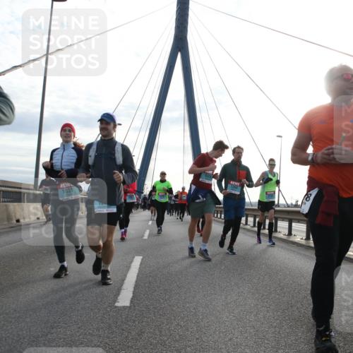 03.10.2024 - Köhlbrandbrückenlauf Jannik Wohlers http://msf.ph/oto/7275518 03.10.2024 09:32:07 Position 1 3340, 1031, 1328, 1366 meine-sportfotos.de