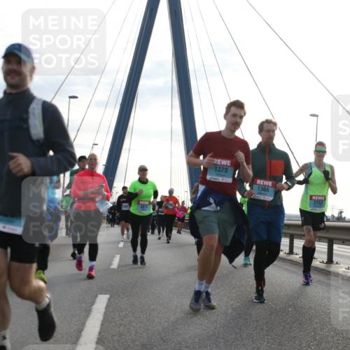 03.10.2024 - Köhlbrandbrückenlauf Jannik Wohlers http://msf.ph/oto/7275529 03.10.2024 09:32:08 Position 1 1031, 3016, 1328, 1366, 2152 meine-sportfotos.de