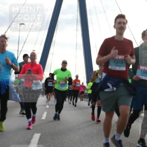 03.10.2024 - Köhlbrandbrückenlauf Jannik Wohlers http://msf.ph/oto/7275539 03.10.2024 09:32:08 Position 1 1328, 1366, 2152 meine-sportfotos.de