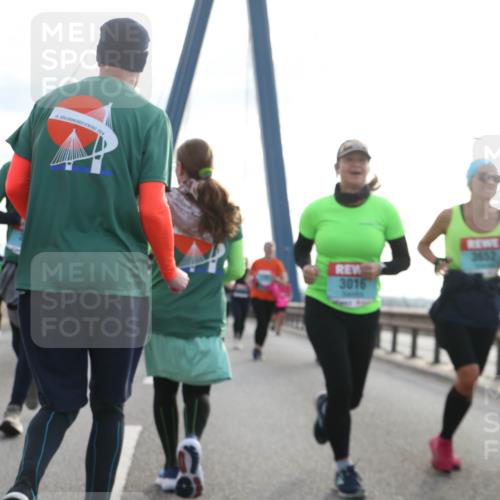 03.10.2024 - Köhlbrandbrückenlauf Jannik Wohlers http://msf.ph/oto/7275613 03.10.2024 09:32:10 Position 1 3027, 3016, 3652 meine-sportfotos.de