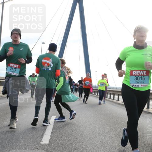 03.10.2024 - Köhlbrandbrückenlauf Jannik Wohlers http://msf.ph/oto/7275624 03.10.2024 09:32:10 Position 1 307, 3673, 3016, 3652 meine-sportfotos.de