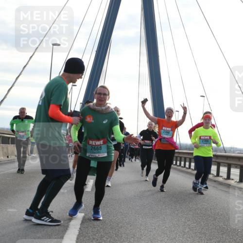 03.10.2024 - Köhlbrandbrückenlauf Jannik Wohlers http://msf.ph/oto/7275641 03.10.2024 09:32:11 Position 1 2668, 2768, 2769 meine-sportfotos.de