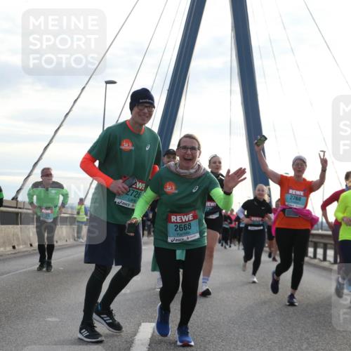 03.10.2024 - Köhlbrandbrückenlauf Jannik Wohlers http://msf.ph/oto/7275657 03.10.2024 09:32:12 Position 1 2213, 2226, 2726, 2668, 2768, 2769 meine-sportfotos.de