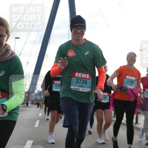 03.10.2024 - Köhlbrandbrückenlauf Jannik Wohlers http://msf.ph/oto/7275700 03.10.2024 09:32:13 Position 1 2668, 2726, 216, 148, 2768, 2789, 2769 meine-sportfotos.de