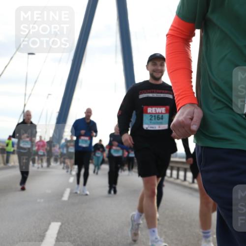 03.10.2024 - Köhlbrandbrückenlauf Jannik Wohlers http://msf.ph/oto/7275713 03.10.2024 09:32:14 Position 1 2164, 2726 meine-sportfotos.de
