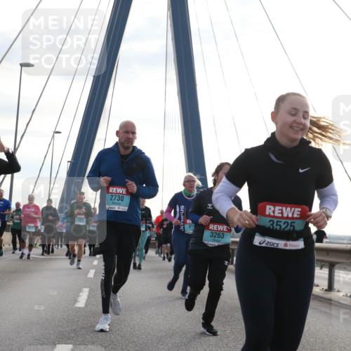 03.10.2024 - Köhlbrandbrückenlauf Jannik Wohlers http://msf.ph/oto/7283770 03.10.2024 09:32:15 Position 1 3169, 2730, 3263, 3525 meine-sportfotos.de