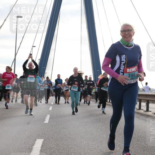 03.10.2024 - Köhlbrandbrückenlauf Jannik Wohlers http://msf.ph/oto/7283904 03.10.2024 09:32:18 Position 1 2074, 1913, 3019, 3351, 3187 meine-sportfotos.de