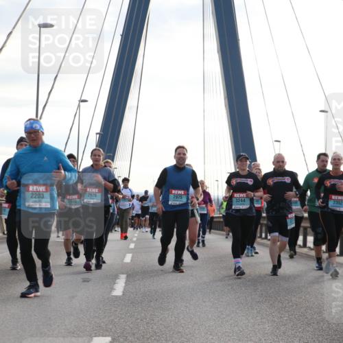 03.10.2024 - Köhlbrandbrückenlauf Jannik Wohlers http://msf.ph/oto/7284106 03.10.2024 09:32:21 Position 1 339, 2203, 2976, 2595, 2975, 2472, 3244, 700, 2352 meine-sportfotos.de