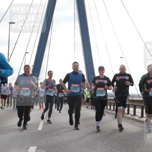 03.10.2024 - Köhlbrandbrückenlauf Jannik Wohlers http://msf.ph/oto/7284132 03.10.2024 09:32:23 Position 1 2203, 3570, 2976, 2975, 3244, 2352 meine-sportfotos.de