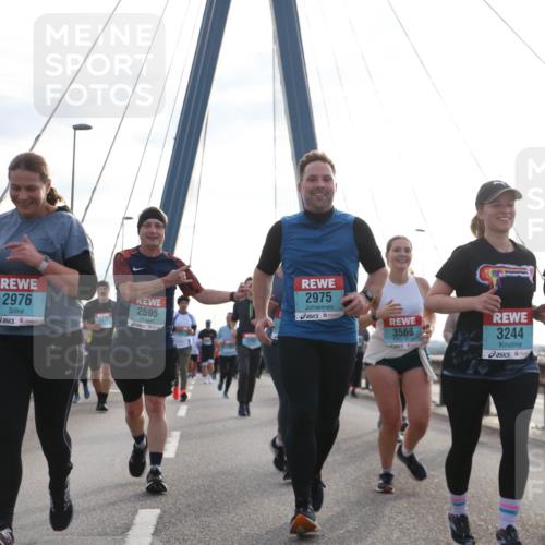 03.10.2024 - Köhlbrandbrückenlauf Jannik Wohlers http://msf.ph/oto/7284262 03.10.2024 09:32:24 Position 1 15, 2976, 2637, 2595, 2975, 3569, 3244 meine-sportfotos.de