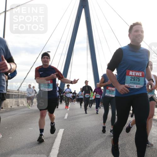 03.10.2024 - Köhlbrandbrückenlauf Jannik Wohlers http://msf.ph/oto/7284364 03.10.2024 09:32:25 Position 1 2976, 2595, 2246, 3570, 2975 meine-sportfotos.de