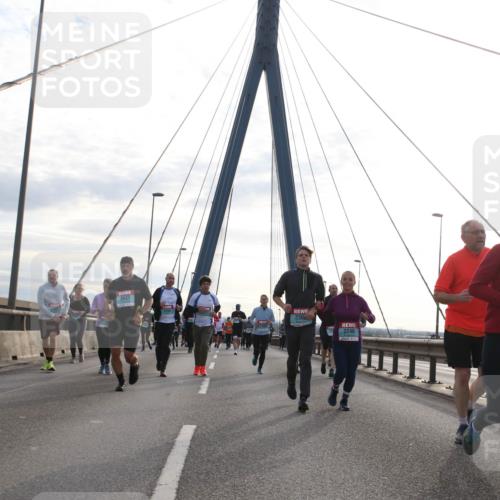 03.10.2024 - Köhlbrandbrückenlauf Jannik Wohlers http://msf.ph/oto/7284399 03.10.2024 09:32:27 Position 1 2637, 2302, 2246, 2699 meine-sportfotos.de
