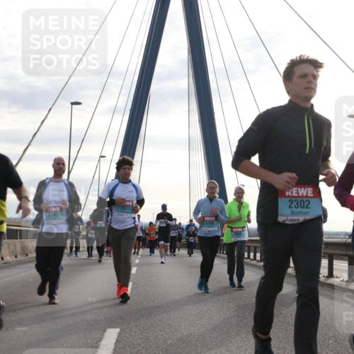 03.10.2024 - Köhlbrandbrückenlauf Jannik Wohlers http://msf.ph/oto/7284431 03.10.2024 09:32:29 Position 1 2637, 2677, 2785, 3205, 2999, 2302, 2246 meine-sportfotos.de