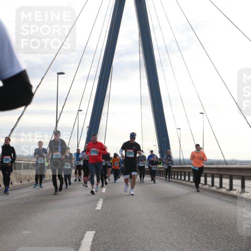 03.10.2024 - Köhlbrandbrückenlauf Jannik Wohlers http://msf.ph/oto/7284505 03.10.2024 09:32:32 Position 1 2691, 3273, 2481, 3043, 29 meine-sportfotos.de