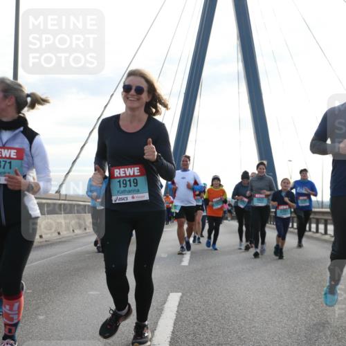 03.10.2024 - Köhlbrandbrückenlauf Jannik Wohlers http://msf.ph/oto/7284666 03.10.2024 09:32:37 Position 1 3371, 1919, 1621, 1622, 2761, 3181 meine-sportfotos.de