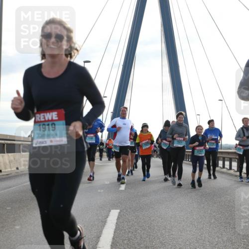 03.10.2024 - Köhlbrandbrückenlauf Jannik Wohlers http://msf.ph/oto/7284674 03.10.2024 09:32:37 Position 1 1919, 1445, 1621, 1622, 2776, 2761, 3181 meine-sportfotos.de