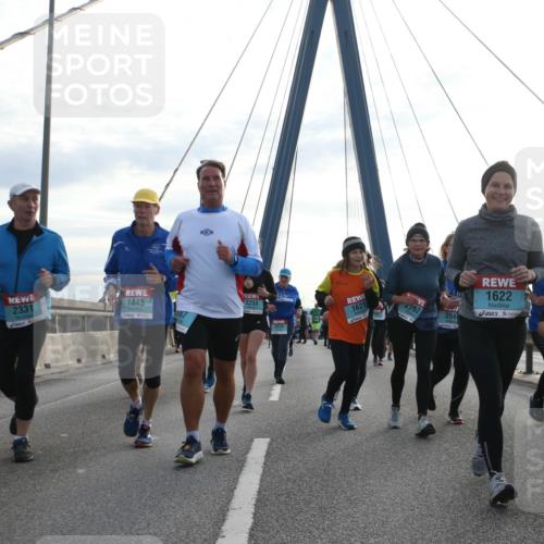 03.10.2024 - Köhlbrandbrückenlauf Jannik Wohlers http://msf.ph/oto/7284723 03.10.2024 09:32:40 Position 1 2331, 1445, 087, 2254, 2774, 1621, 1622, 2762, 354, 2761, 2520 meine-sportfotos.de