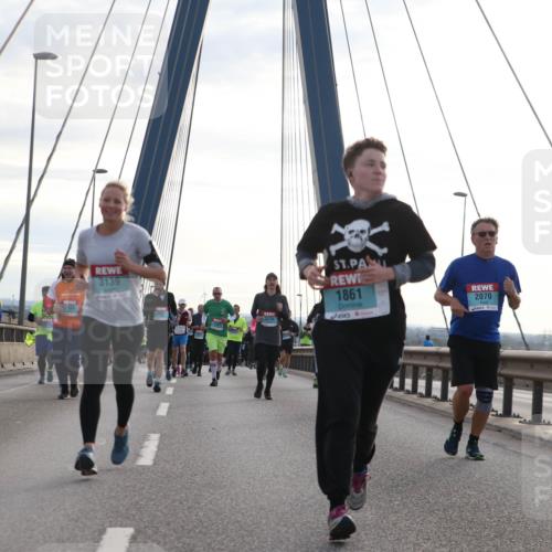 03.10.2024 - Köhlbrandbrückenlauf Jannik Wohlers http://msf.ph/oto/7284816 03.10.2024 09:32:44 Position 1 2333, 3139, 1861, 2275, 2070 meine-sportfotos.de