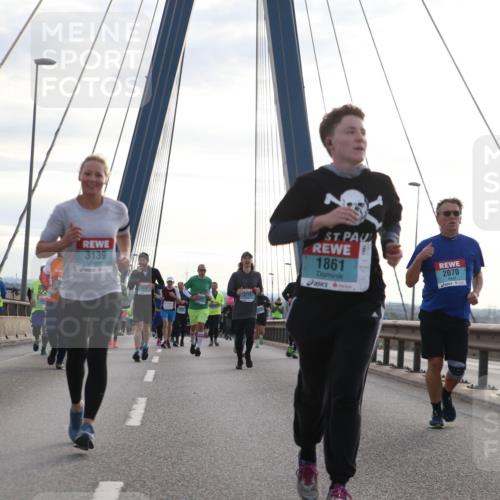 03.10.2024 - Köhlbrandbrückenlauf Jannik Wohlers http://msf.ph/oto/7284819 03.10.2024 09:32:45 Position 1 2259, 3139, 2275, 1861, 2070 meine-sportfotos.de