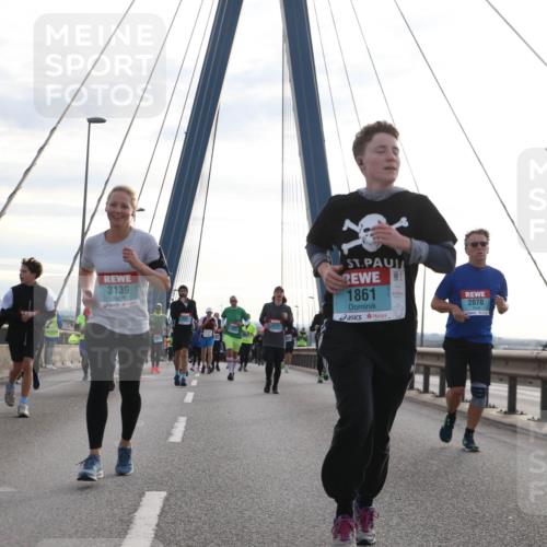 03.10.2024 - Köhlbrandbrückenlauf Jannik Wohlers http://msf.ph/oto/7284822 03.10.2024 09:32:45 Position 1 3140, 3139, 1861, 2070 meine-sportfotos.de