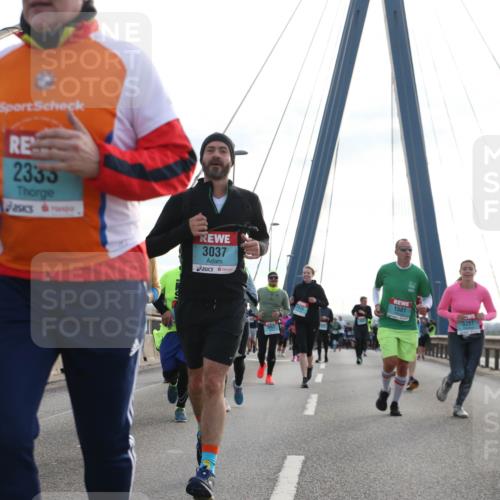 03.10.2024 - Köhlbrandbrückenlauf Jannik Wohlers http://msf.ph/oto/7284863 03.10.2024 09:32:51 Position 1 2333, 3037, 3425, 1501, 3251, 275 meine-sportfotos.de