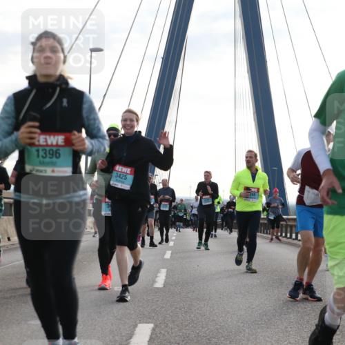03.10.2024 - Köhlbrandbrückenlauf Jannik Wohlers http://msf.ph/oto/7284892 03.10.2024 09:32:53 Position 1 1396, 3425, 246, 1312, 1501 meine-sportfotos.de