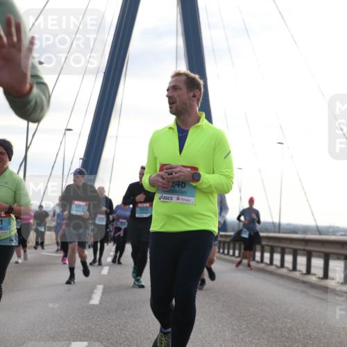 03.10.2024 - Köhlbrandbrückenlauf Jannik Wohlers http://msf.ph/oto/7285689 03.10.2024 09:32:56 Position 1 162, 3461, 1311, 1312, 246 meine-sportfotos.de