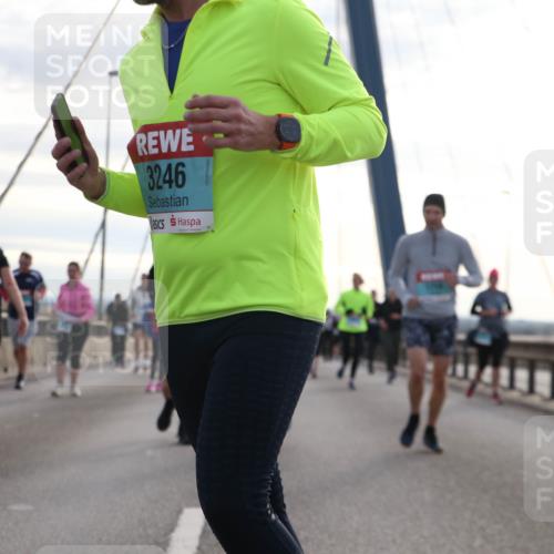 03.10.2024 - Köhlbrandbrückenlauf Jannik Wohlers http://msf.ph/oto/7285705 03.10.2024 09:32:57 Position 1 461, 12, 3246 meine-sportfotos.de