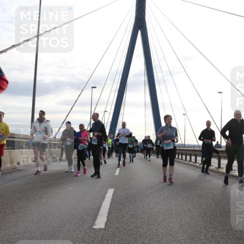 03.10.2024 - Köhlbrandbrückenlauf Jannik Wohlers http://msf.ph/oto/7286138 03.10.2024 09:33:04 Position 1 23, 2744, 1939 meine-sportfotos.de