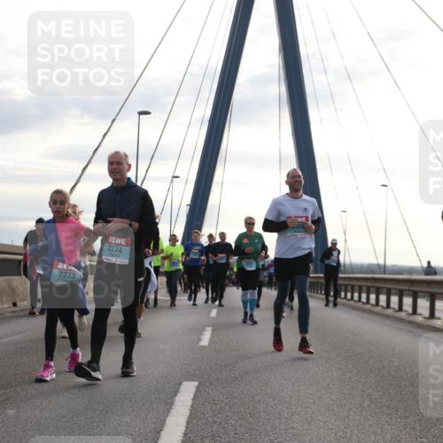 03.10.2024 - Köhlbrandbrückenlauf Jannik Wohlers http://msf.ph/oto/7286189 03.10.2024 09:33:06 Position 1 45, 2273, 2274, 2260, 386, 1939 meine-sportfotos.de