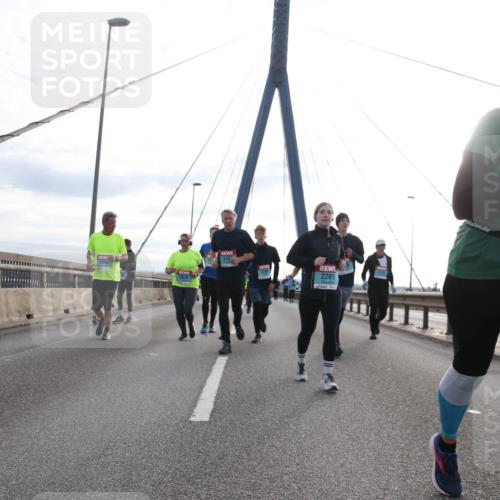 03.10.2024 - Köhlbrandbrückenlauf Jannik Wohlers http://msf.ph/oto/7286889 03.10.2024 09:33:11 Position 1 2619, 2201, 2260 meine-sportfotos.de