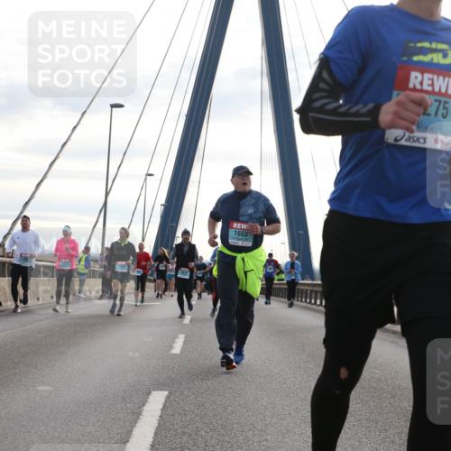 03.10.2024 - Köhlbrandbrückenlauf Jannik Wohlers http://msf.ph/oto/7286949 03.10.2024 09:33:14 Position 1 1663, 275, 2566 meine-sportfotos.de