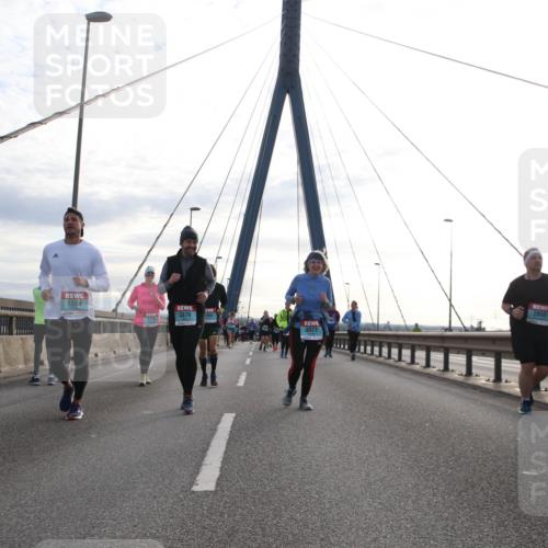 03.10.2024 - Köhlbrandbrückenlauf Jannik Wohlers http://msf.ph/oto/7287024 03.10.2024 09:33:18 Position 1 1584, 3376, 1564, 1315, 3377, 2855 meine-sportfotos.de