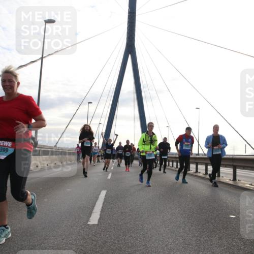 03.10.2024 - Köhlbrandbrückenlauf Jannik Wohlers http://msf.ph/oto/7287282 03.10.2024 09:33:23 Position 1 1351, 3642, 2899, 3537, 2946 meine-sportfotos.de