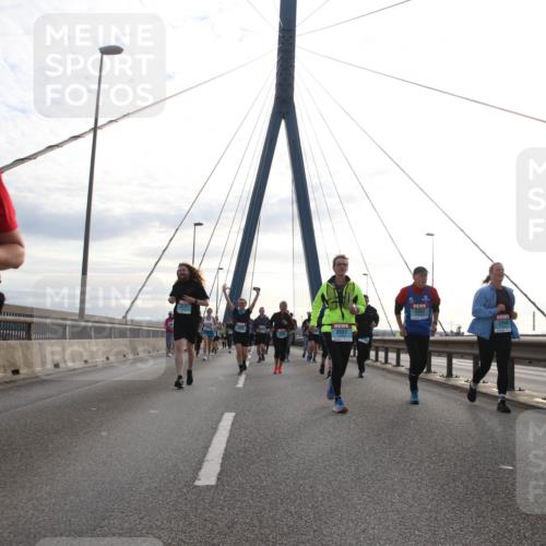 03.10.2024 - Köhlbrandbrückenlauf Jannik Wohlers http://msf.ph/oto/7287290 03.10.2024 09:33:23 Position 1 2899, 3537, 2946 meine-sportfotos.de