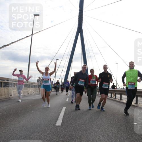 03.10.2024 - Köhlbrandbrückenlauf Jannik Wohlers http://msf.ph/oto/7287463 03.10.2024 09:33:29 Position 1 1815, 2170, 3633, 2874, 1726 meine-sportfotos.de
