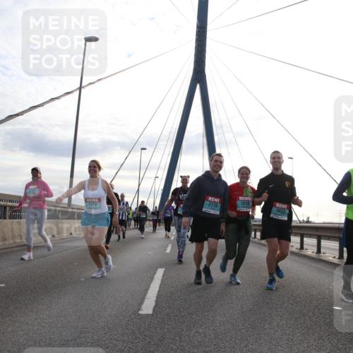 03.10.2024 - Köhlbrandbrückenlauf Jannik Wohlers http://msf.ph/oto/7287559 03.10.2024 09:33:29 Position 1 1815, 2170, 3633, 2874, 1726 meine-sportfotos.de