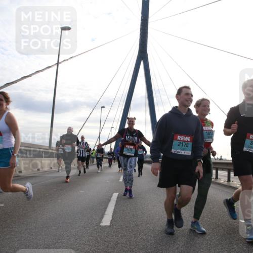 03.10.2024 - Köhlbrandbrückenlauf Jannik Wohlers http://msf.ph/oto/7287568 03.10.2024 09:33:30 Position 1 2874, 1922, 3176, 2170, 1815, 3633 meine-sportfotos.de