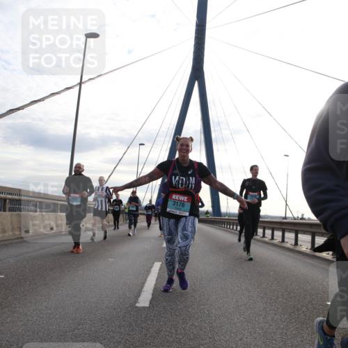 03.10.2024 - Köhlbrandbrückenlauf Jannik Wohlers http://msf.ph/oto/7287629 03.10.2024 09:33:30 Position 1 1922, 3176, 2170 meine-sportfotos.de