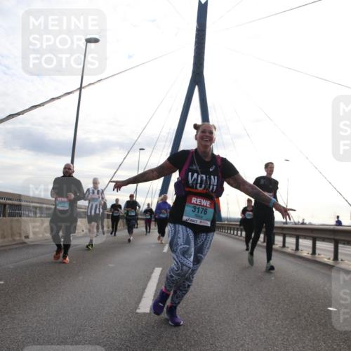 03.10.2024 - Köhlbrandbrückenlauf Jannik Wohlers http://msf.ph/oto/7287635 03.10.2024 09:33:31 Position 1 1922, 3176 meine-sportfotos.de