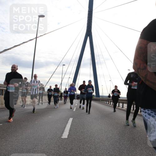 03.10.2024 - Köhlbrandbrückenlauf Jannik Wohlers http://msf.ph/oto/7287649 03.10.2024 09:33:31 Position 1 1922, 3176 meine-sportfotos.de