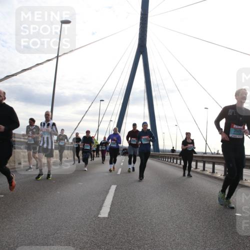 03.10.2024 - Köhlbrandbrückenlauf Jannik Wohlers http://msf.ph/oto/7287656 03.10.2024 09:33:32 Position 1 1922, 3526 meine-sportfotos.de